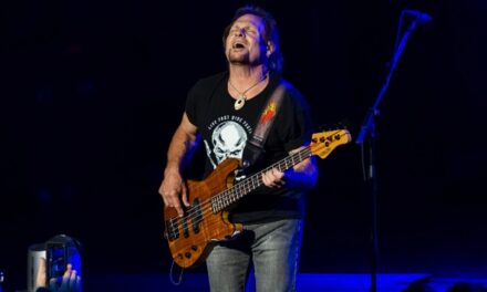 Michael Anthony plays Van Halen classics with Green Day’s Billy Joe Armstrong, Mike Dirnt
