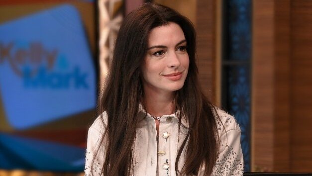 “Gross”: Anne Hathaway on having to “make out” with 10 auditioning actors