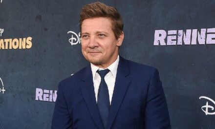 “Smiles” for miles: Jeremy Renner posts video after a run