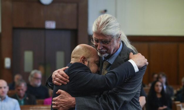 Judge tosses murder conviction for man who served 25 years