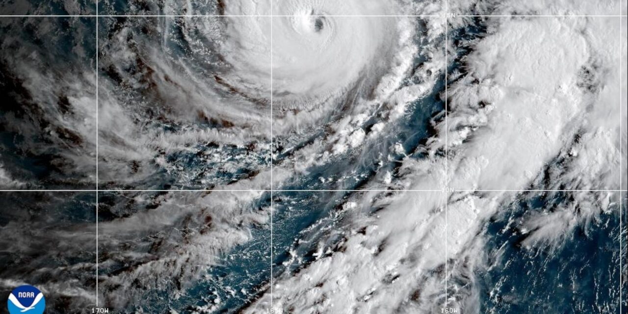Hawaii residents told to expect tropical storm conditions