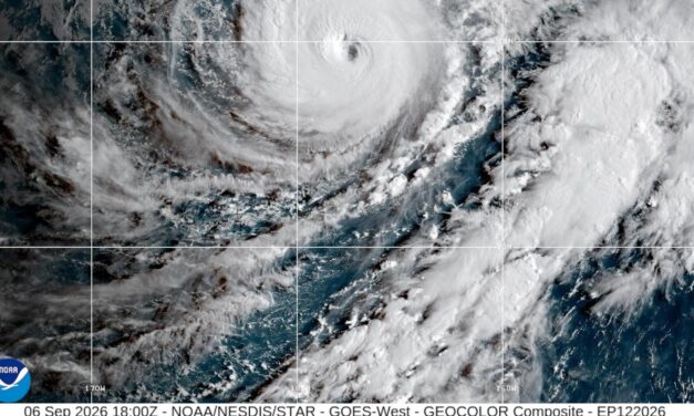 Hawaii residents told to expect tropical storm conditions