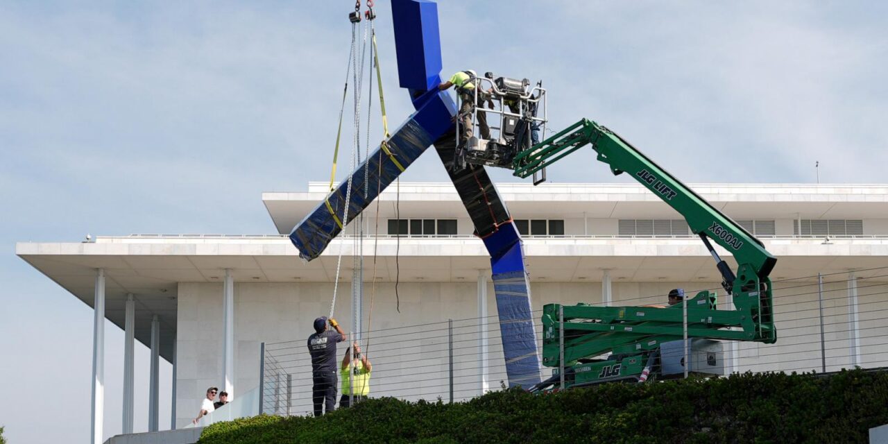Kennedy Center disassembles ‘Blue’ sculpture from its grounds